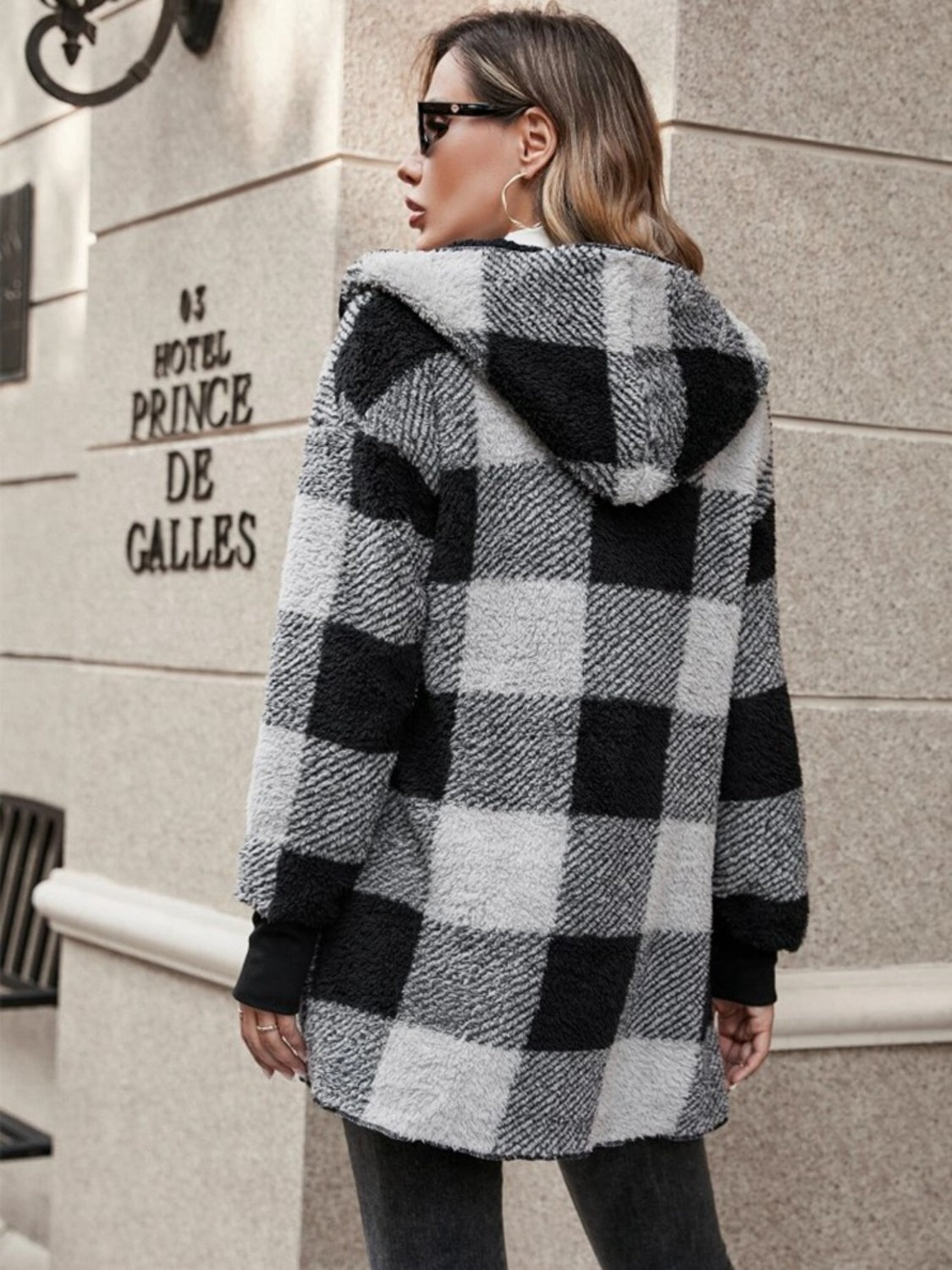 Women's Plaid Long Sleeve Hooded Coat with Comfortable Non-Lined Design