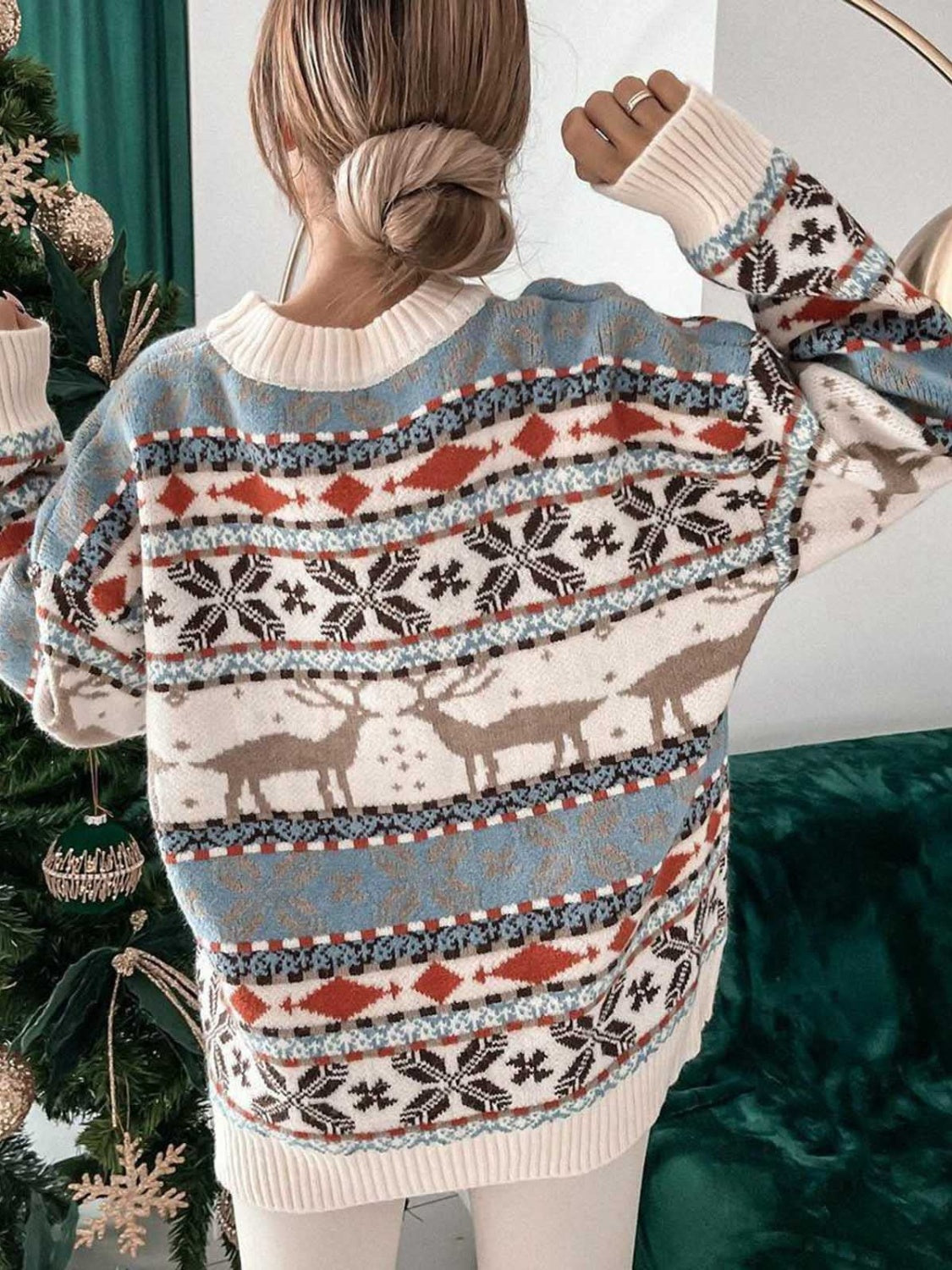 Women's Geometric Pattern Dropped Shoulder Sweater with Round Neck