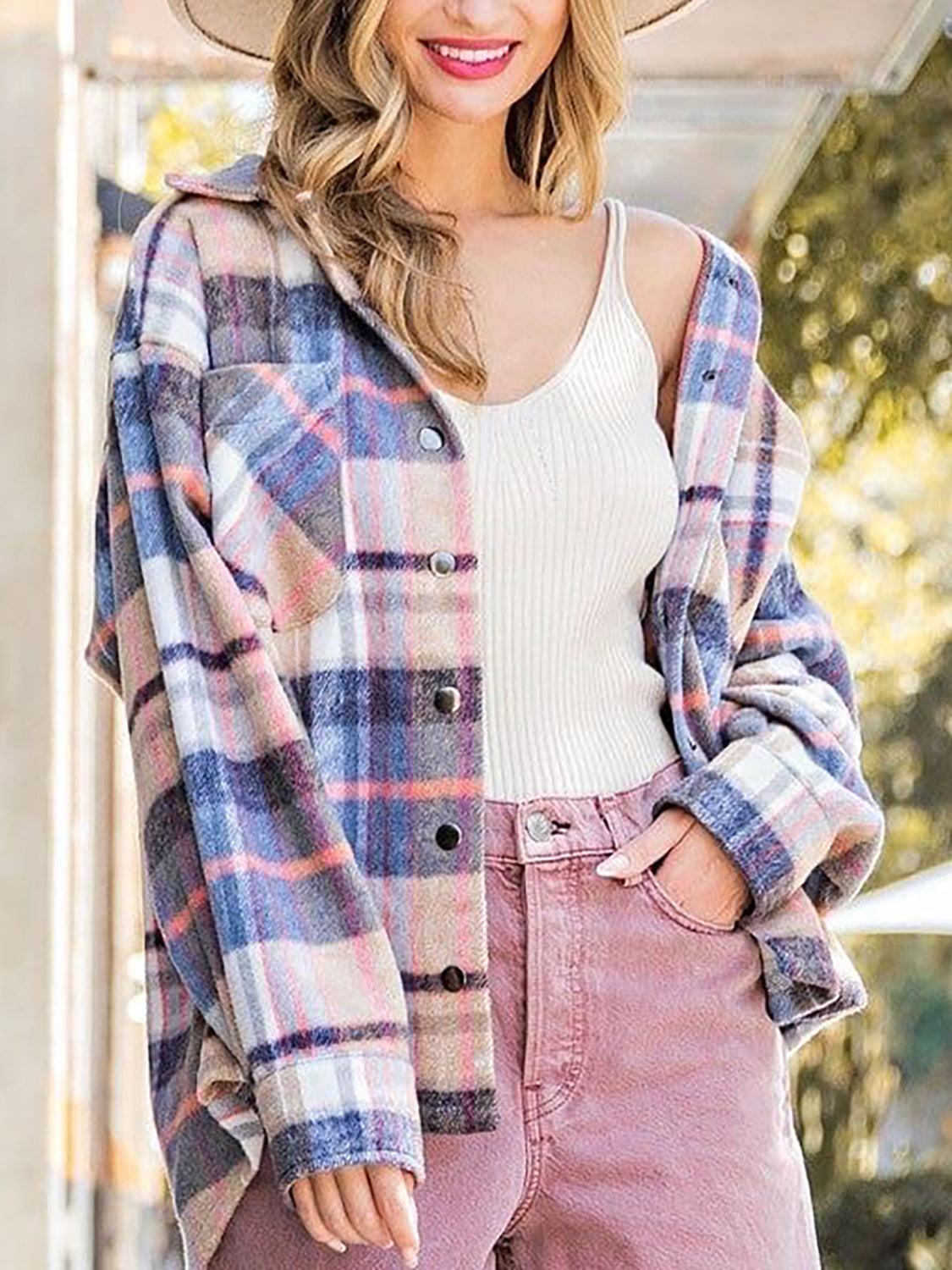 Women's Plaid Collared Jacket with Snap Closure and Pocket - Stylish and Comfortable Outerwear