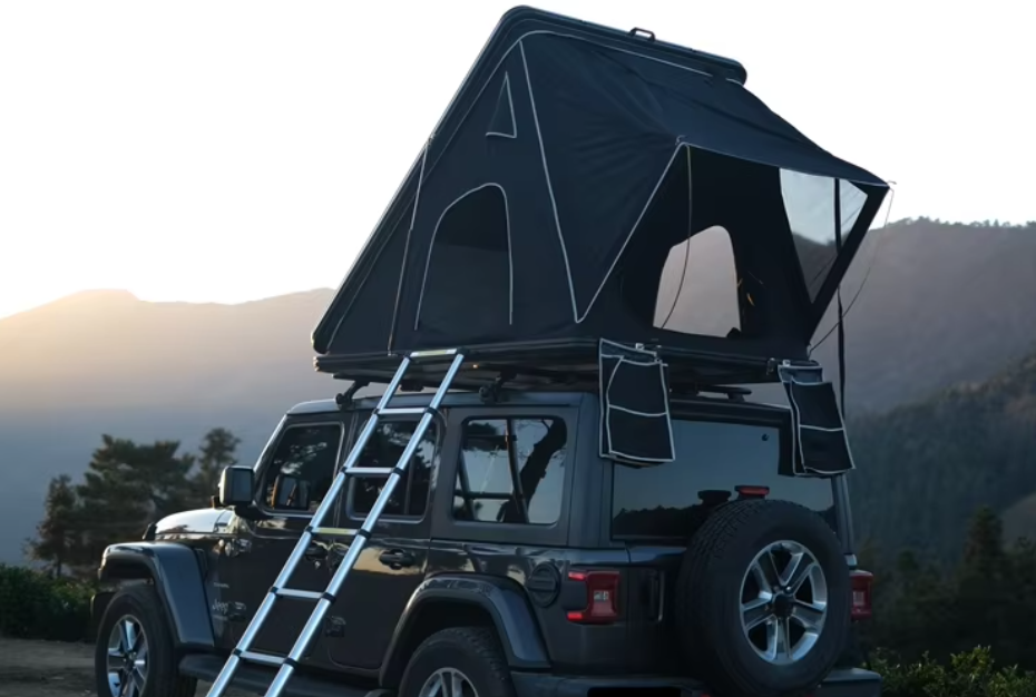 Rugged Rooftop Tent for 4x4 Vehicles - Telescopic Ladder - Durable Fabric - Spacious Interior - Comfortable for 3-4 Users