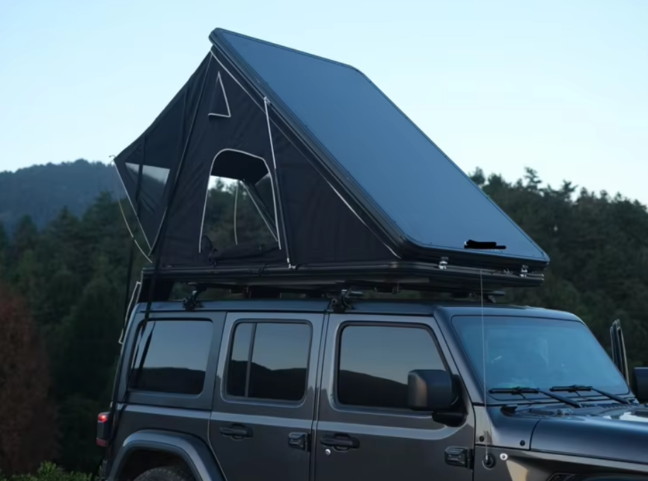 Rugged Rooftop Tent for 4x4 Vehicles - Telescopic Ladder - Durable Fabric - Spacious Interior - Comfortable for 3-4 Users