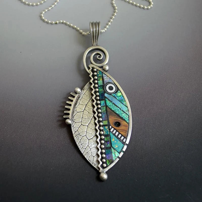 Bohemian Green Leaf Pendant Necklace: Unique Silver-Toned Spiral Design for Women