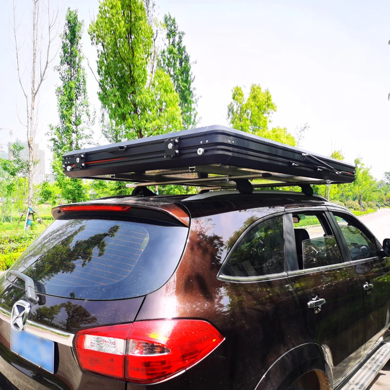 Rugged Rooftop Tent for 4x4 Vehicles - Telescopic Ladder - Durable Fabric - Spacious Interior - Comfortable for 3-4 Users