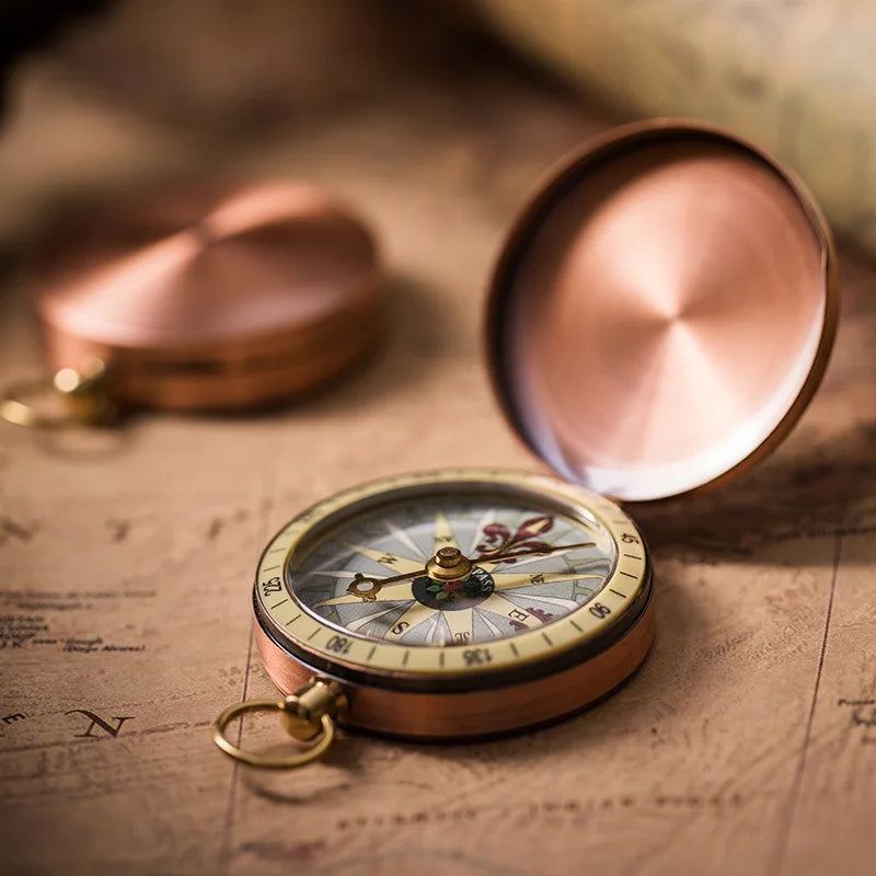 Vintage-Style Copper Compass Watch with Flip Cover - A Trusty Navigation Tool for Outdoor Enthusiasts