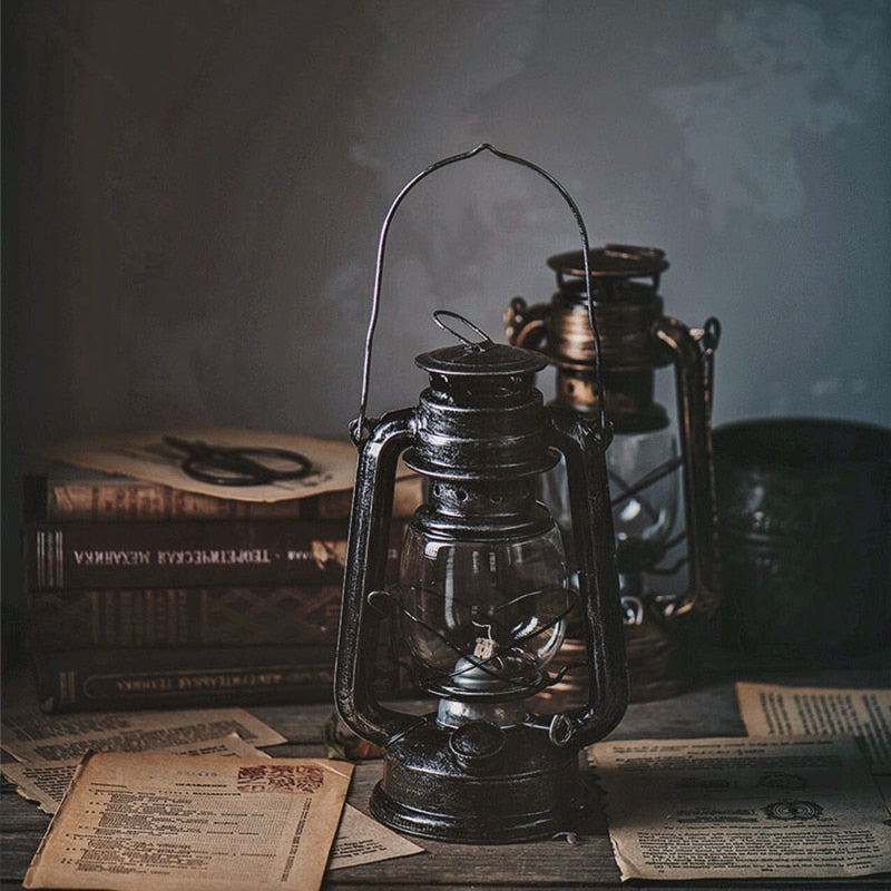 Vintage Iron Kerosene Camping Lamp with Wick - Durable and Nostalgic Outdoor Lighting