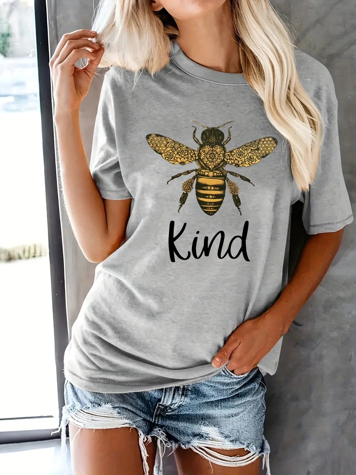 Women's Bee Kind Print T-Shirt - Short Sleeve Casual Top for Spring & Summer