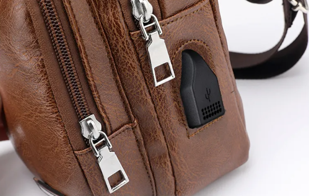 USB Portable Charging Chest Bag Messenger Bag with Adjustable Shoulder Strap & Soft Wear-resistant PU Leather & Front Pockets