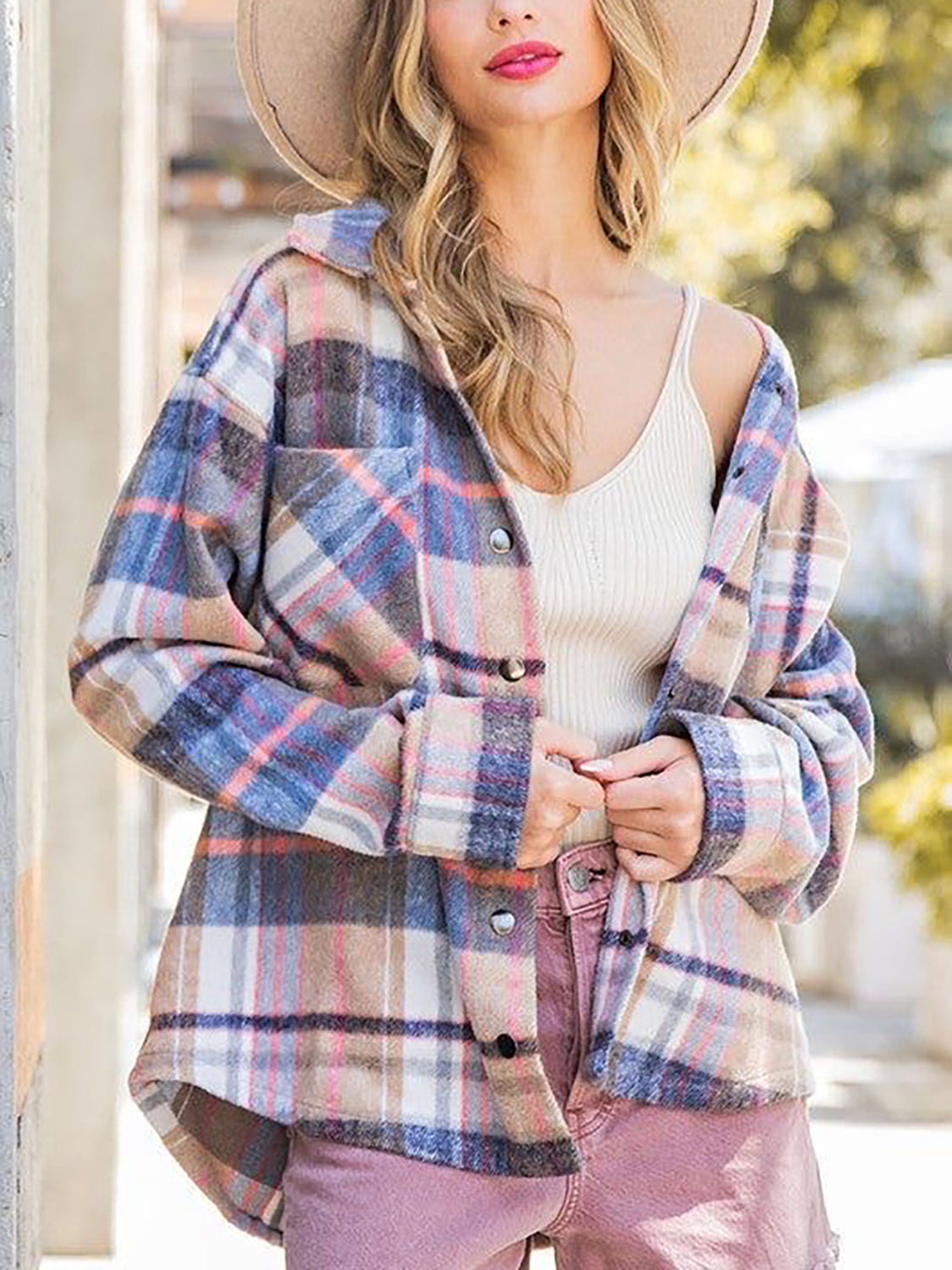 Women's Plaid Collared Jacket with Snap Closure and Pocket - Stylish and Comfortable Outerwear