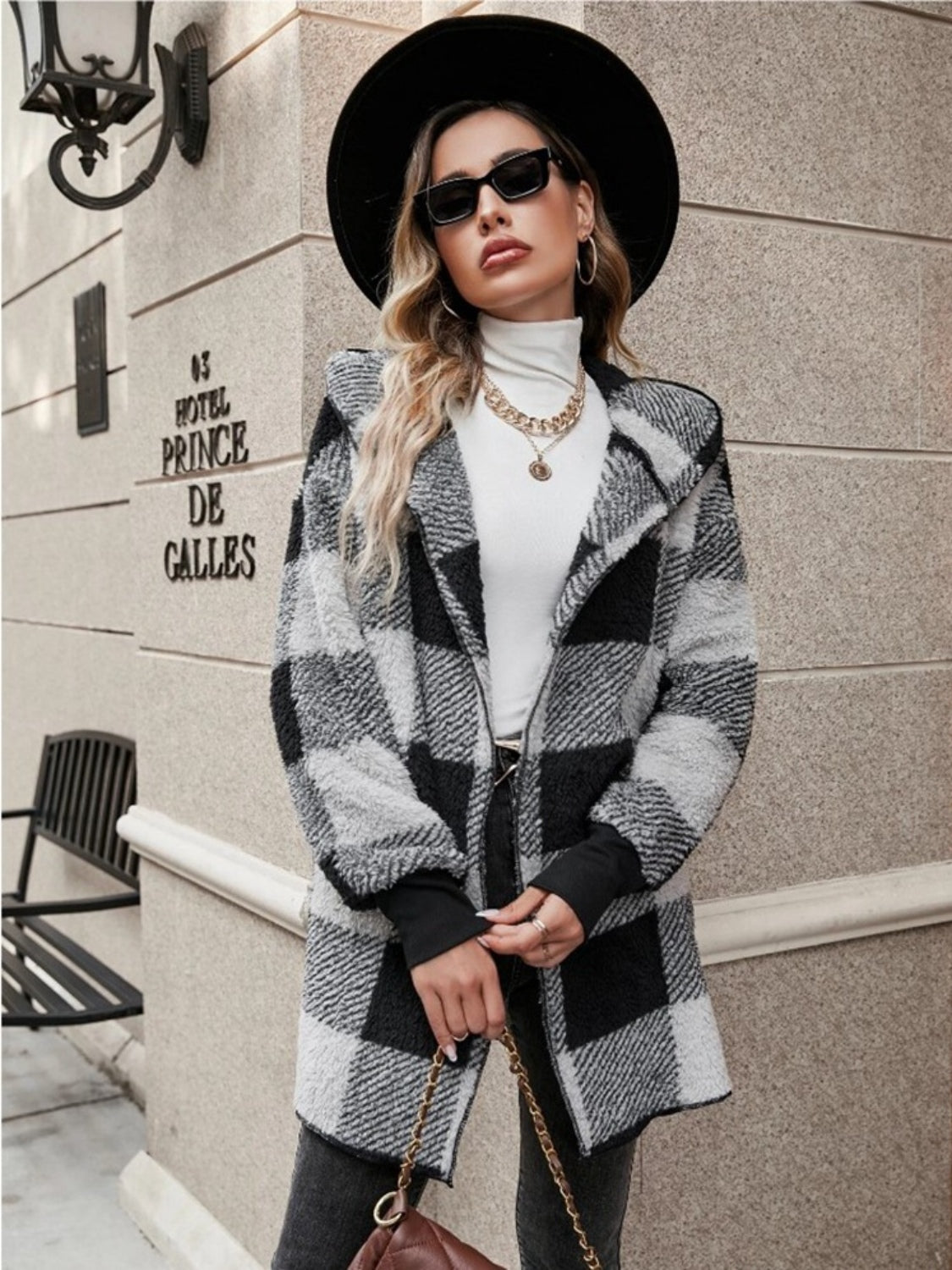 Women's Plaid Long Sleeve Hooded Coat with Comfortable Non-Lined Design