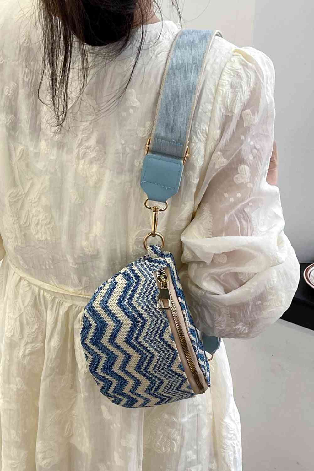 Stylish Chevron Straw Sling Bag