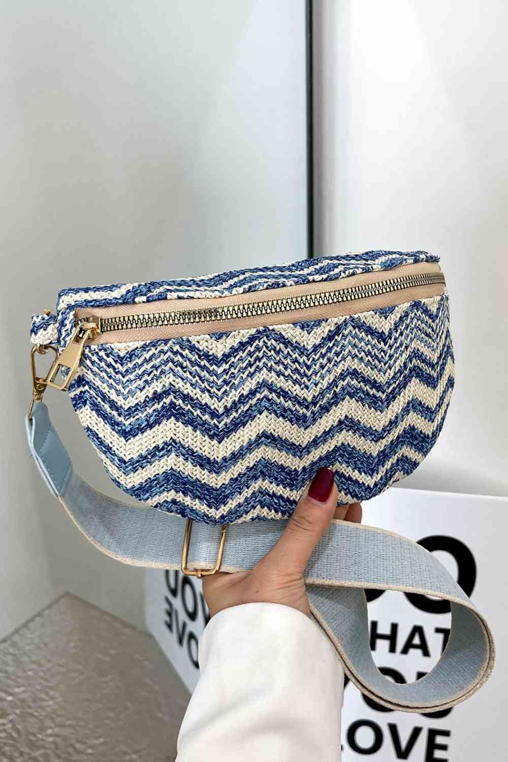 Stylish Chevron Straw Sling Bag