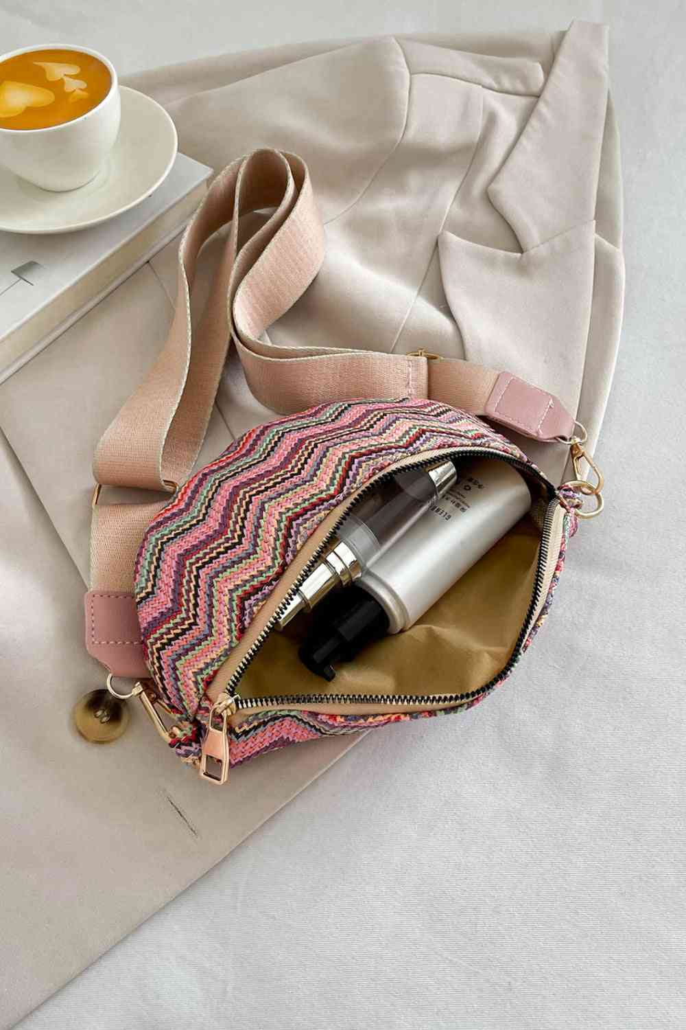 Stylish Chevron Straw Sling Bag