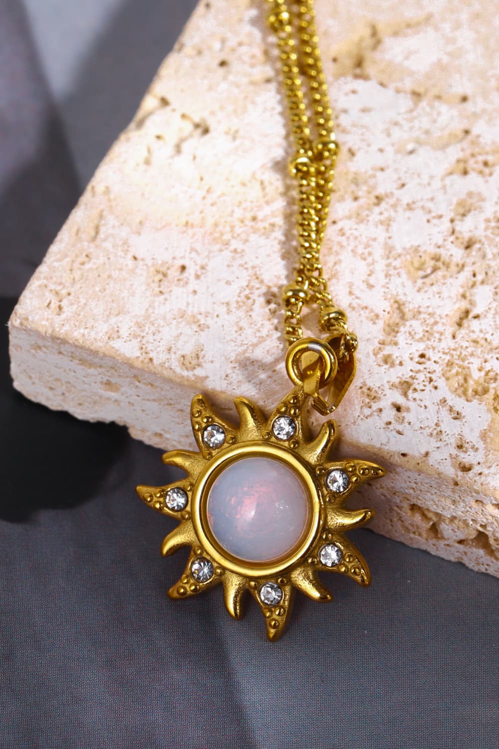 Opal Sun Pendant Stainless Steel - 18K Gold-plated Necklace - Stylish and Durable Jewelry Accessory with Opal and Zircon Inlay