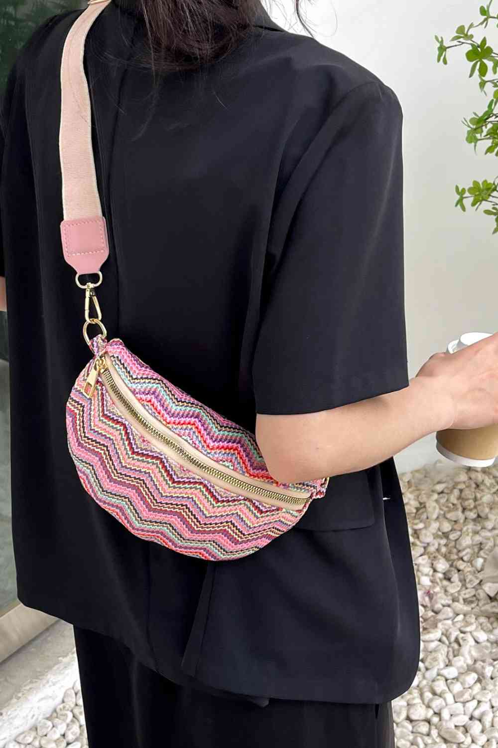 Stylish Chevron Straw Sling Bag