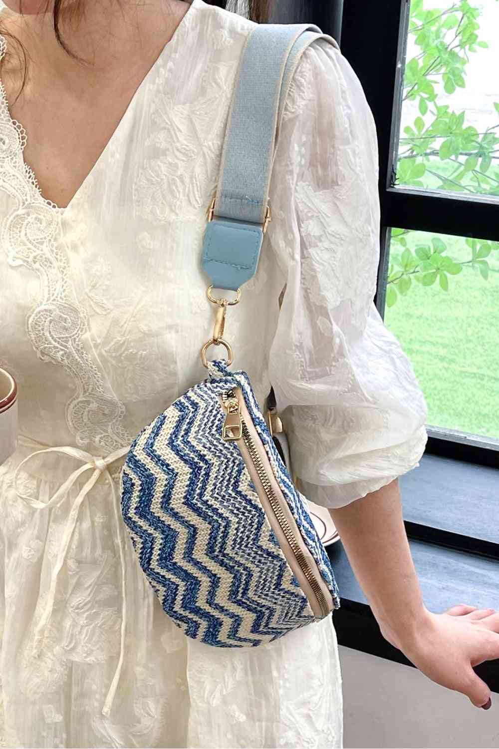 Stylish Chevron Straw Sling Bag