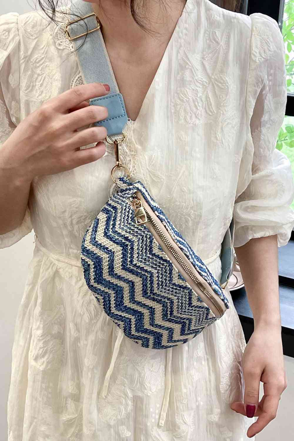 Stylish Chevron Straw Sling Bag