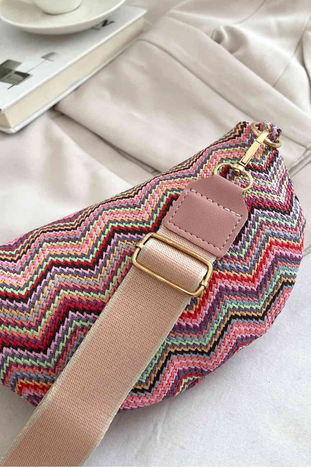 Stylish Chevron Straw Sling Bag