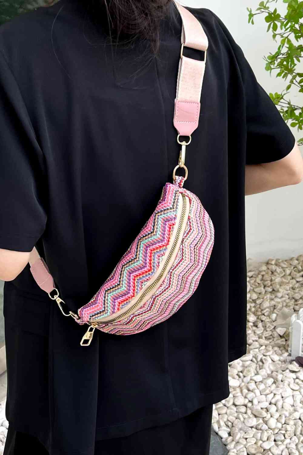 Stylish Chevron Straw Sling Bag