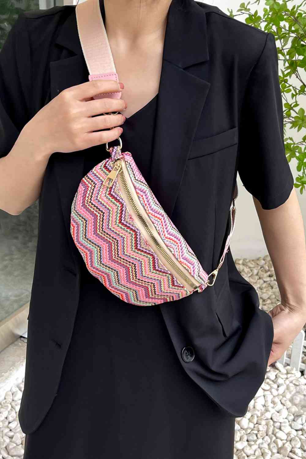 Stylish Chevron Straw Sling Bag